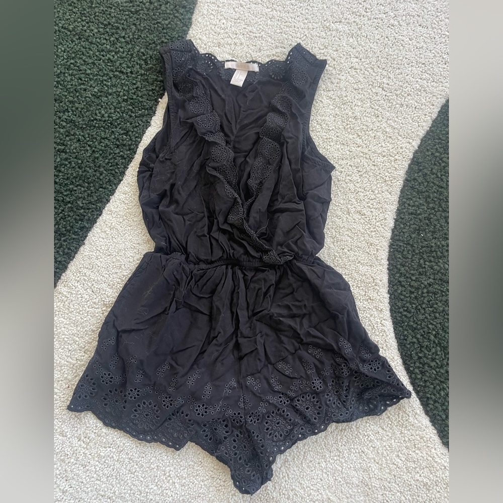 Lace detail forever 21 romper low v neck line